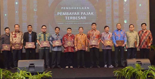 Bank Riau Kepri Raih Penghargaan Pembayar Pajak Terbesar 